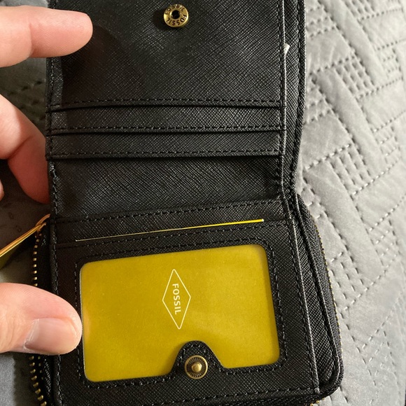 Fossil Evelyn Zip Bifold Black NWT - Picture 4 of 6